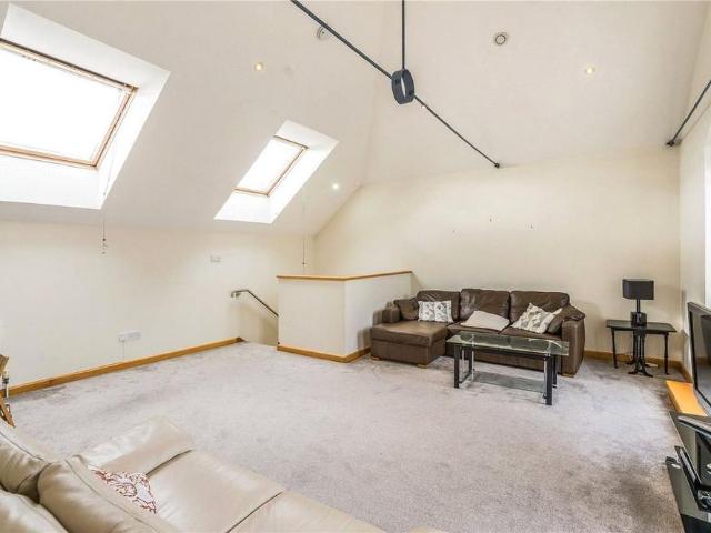 Apartment for rent in Spike Island, Feckenham