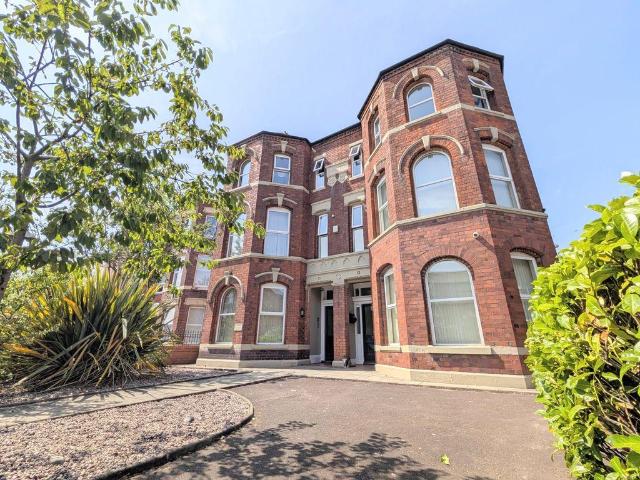 Flat for rent in Southport, Sefton