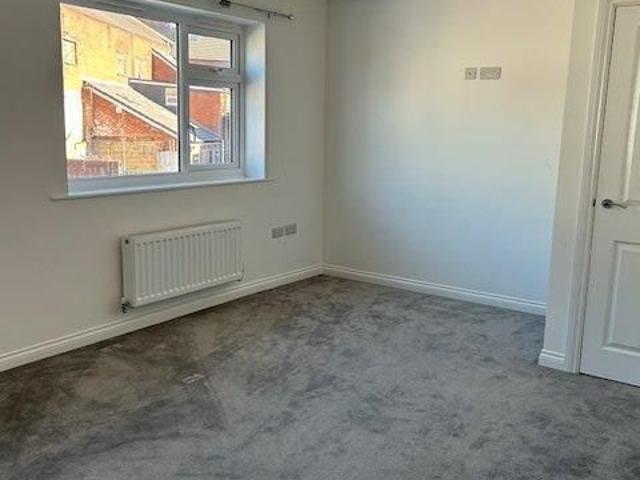 Apartment for rent in Cutsyke, Castleford
