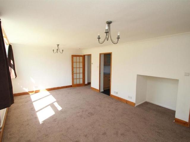 Apartment for rent in Highfield, Pouchen End