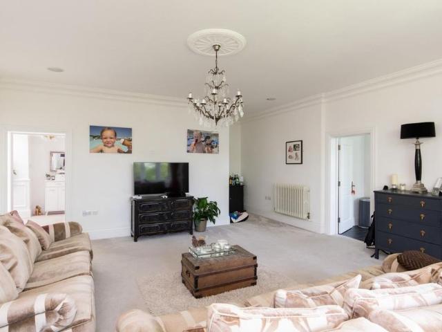 Apartment for rent in Elmstead, Greater London