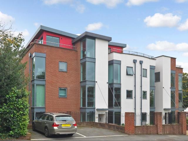 Apartment for rent in London Borough of Sutton, Greater London