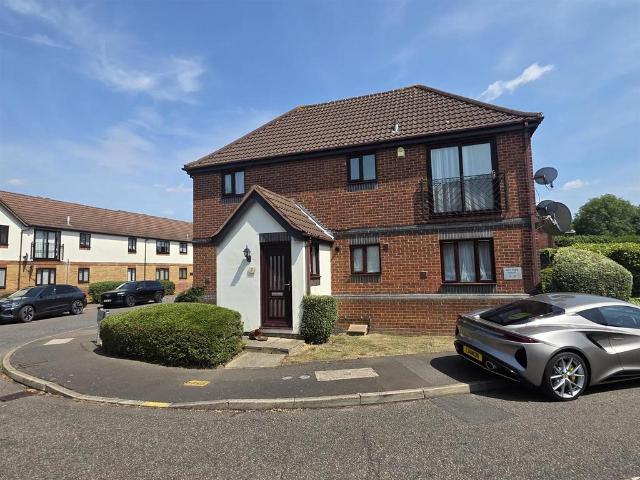 Flat for rent in Epping, Essex