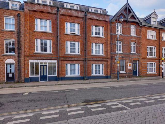 Flat for rent in St. Mildred's, The Bridge