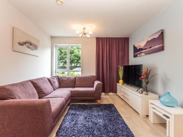 Apartment for rent in Row Town, Surrey