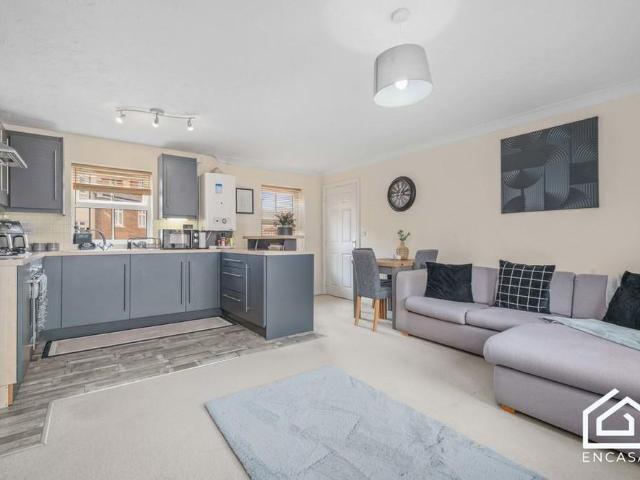 Apartment for rent in Dickens Heath, West Midlands