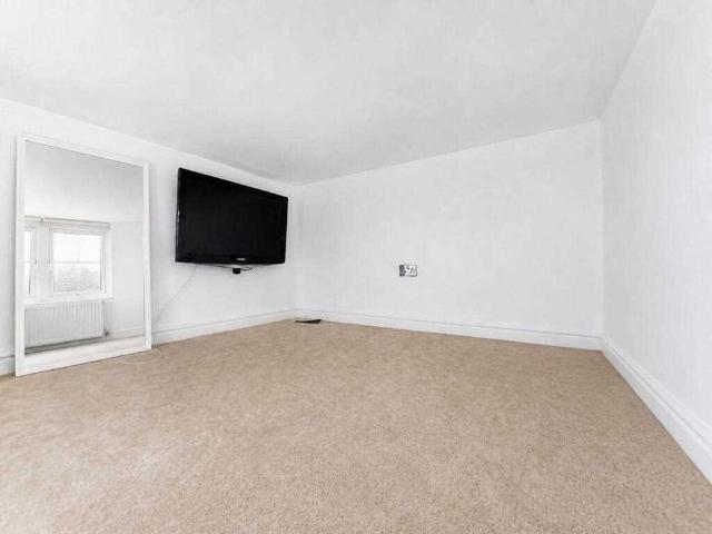 Apartment for rent in Calderstones