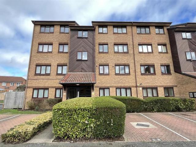Flat for rent in London Borough of Croydon, Greater London