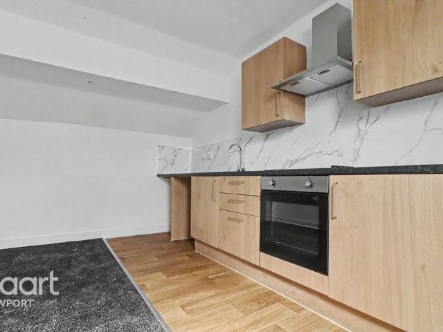 Flat for rent in Stow Hill, Wales