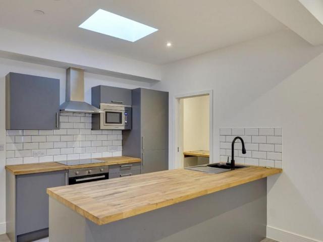 Flat for rent in St Helier, Greater London