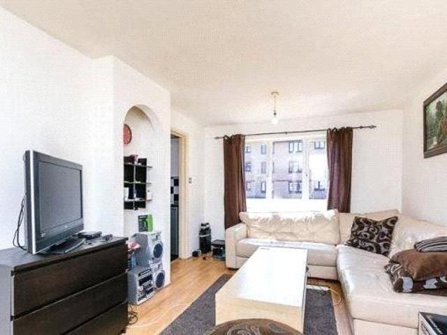 Flat for rent in London Borough of Croydon, Addiscombe