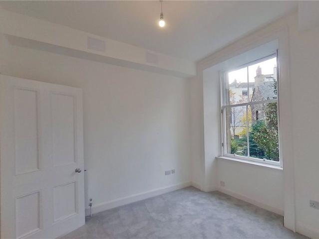 Apartment for rent in Canongate, Old Town