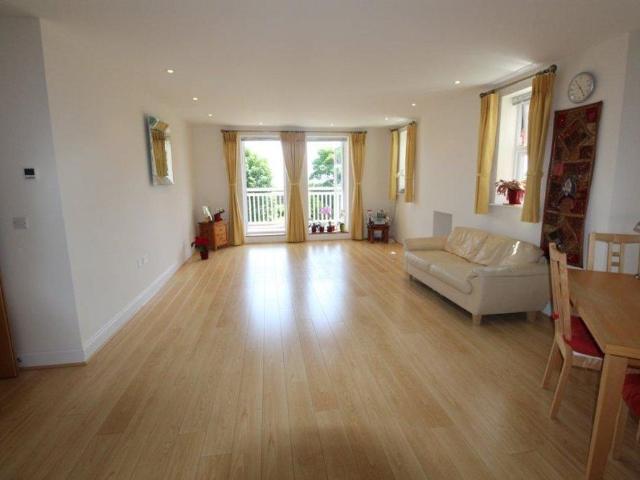 Apartment for rent in Holywell, Eastbourne