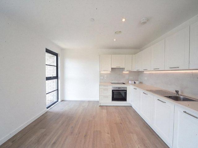 Flat for rent in London Borough of Merton, Greater London