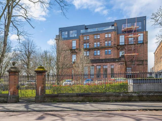 Flat for rent in Broomhill, Scotland