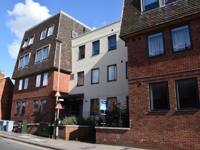 Flat for rent in Alverton, East Midlands