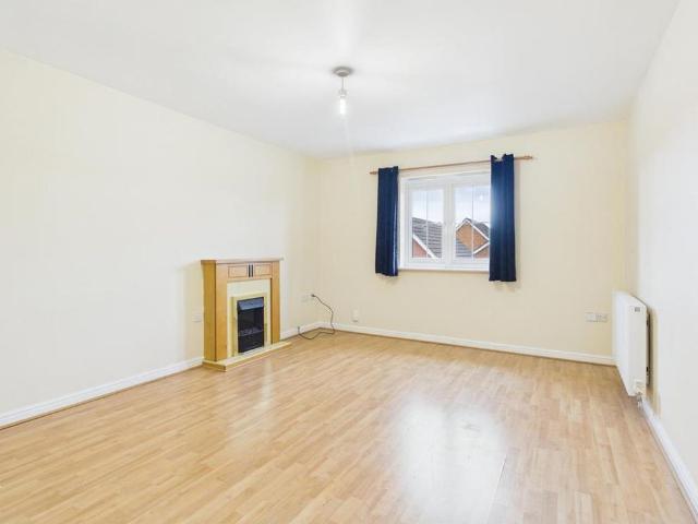 Apartment for rent in Haden Hill, Fold Hill