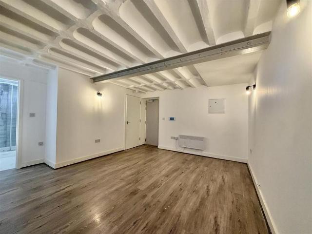 Apartment for rent in Kings Hill, Colliers End