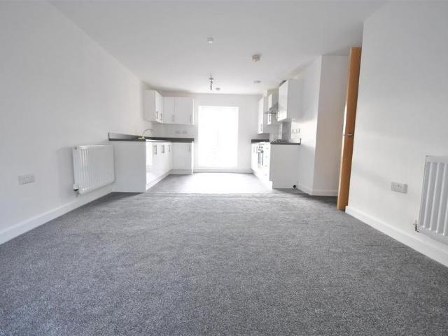 Apartment for rent in Hill Top, Bradford
