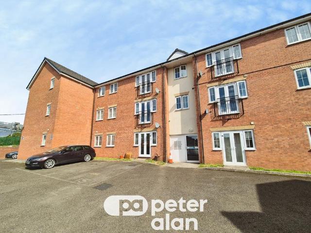 Flat for rent in Somerton, Newport