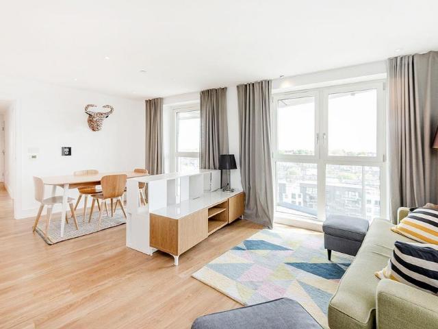 Flat for rent in Highbury, Greater London