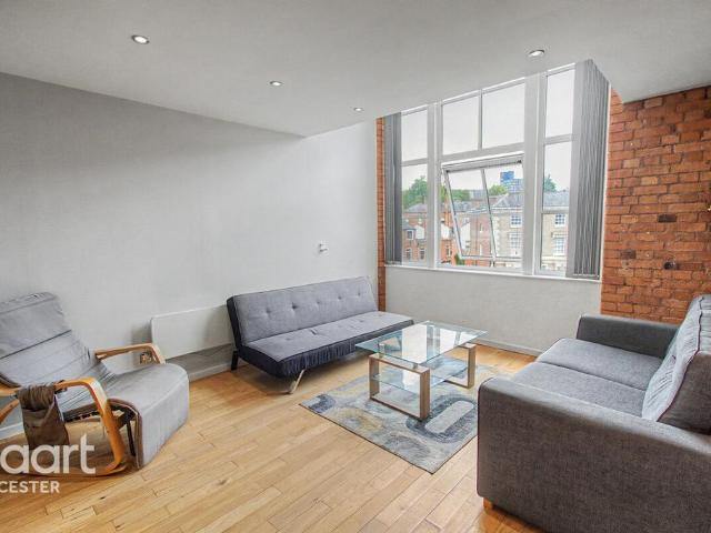 Flat for rent in Bede Island, Old Wharf