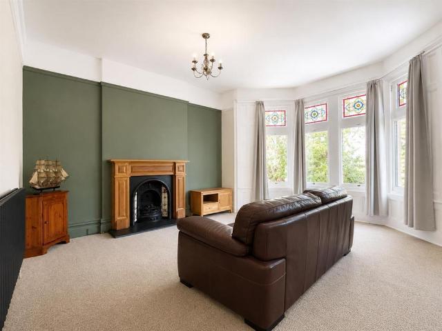 Apartment for rent in Penylan, Falcon Lodge