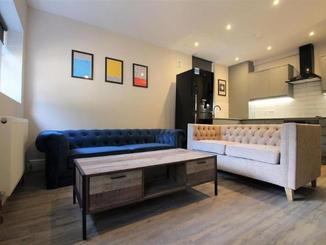 Apartment for rent in Hyde Park, West Yorkshire