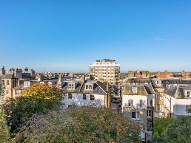 Apartment for rent in Furzehill, East Dorset