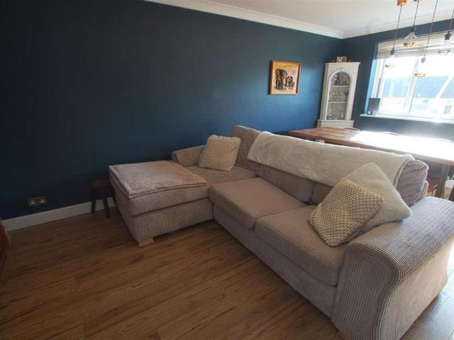 Apartment for rent in Sunnymede, Billericay