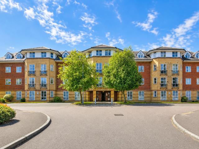 Flat for rent in St Albans, Five Acres