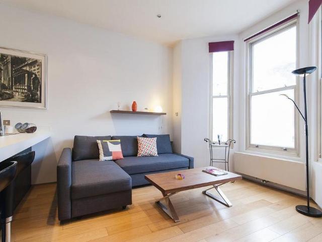 Apartment for rent in Cliff Hill, Green Close