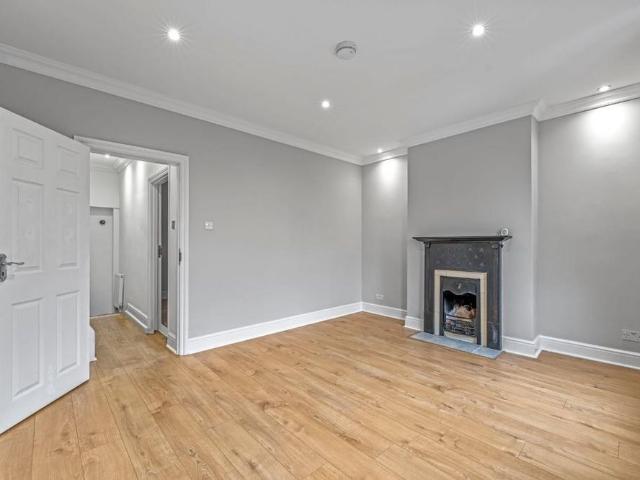 Apartment for rent in London Borough of Richmond upon Thames, Greater London