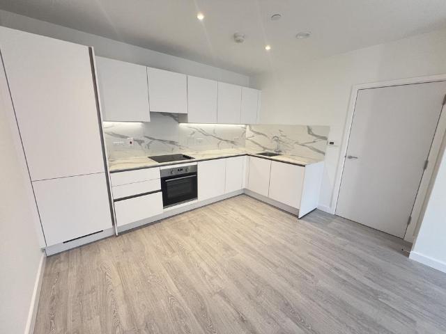 Flat for rent in Hayes, Greater London