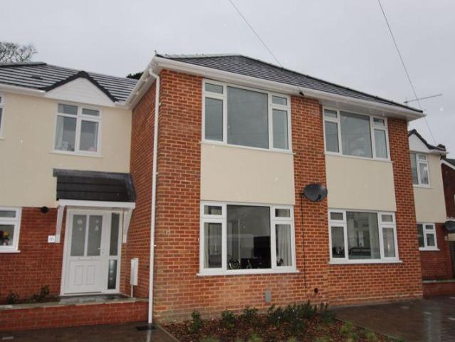 Flat for rent in Bear Cross, Kinson