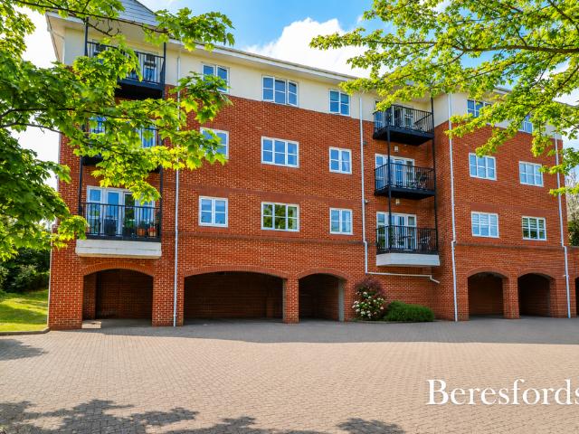 Flat for rent in Upminster, Greater London