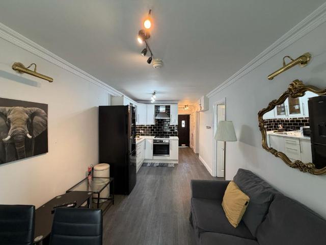 Flat for rent in Bayswater, Isle Of Man