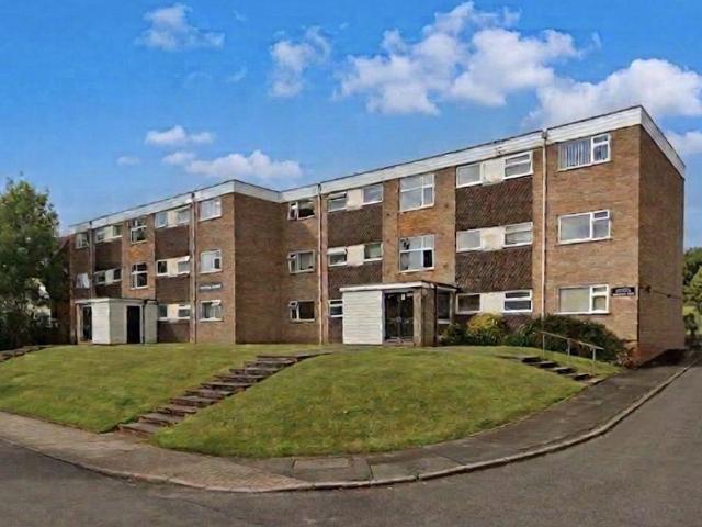 Flat for rent in Four Oaks, West Midlands