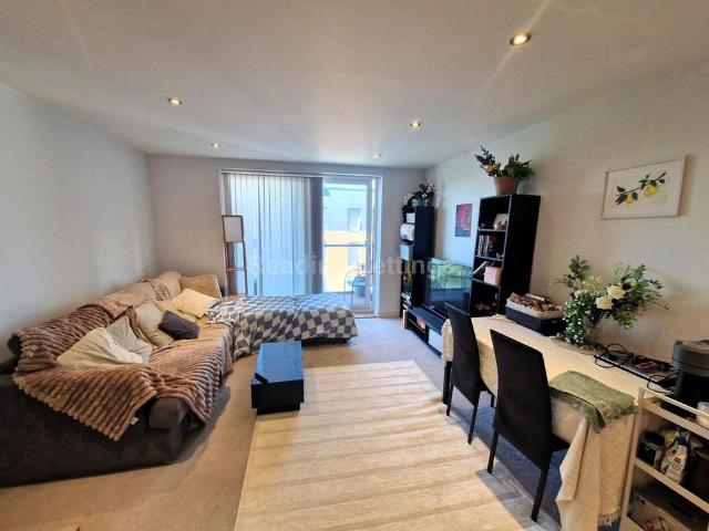 Apartment for rent in Whitley, Reading