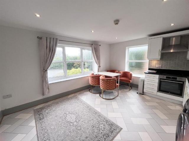 Apartment for rent in Heald Green, Greater Manchester