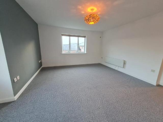 Apartment for rent in Eightlands, Dewsbury