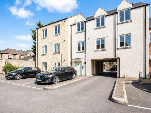 Flat for rent in Chesterton, Fossebridge