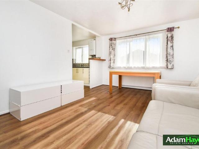 Apartment for rent in Colney Hatch, Isle Of Man