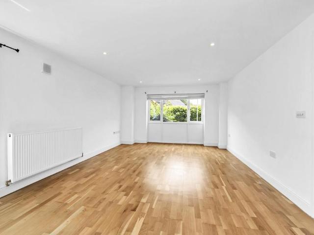 Apartment for rent in Moreton Hall, Chedburgh
