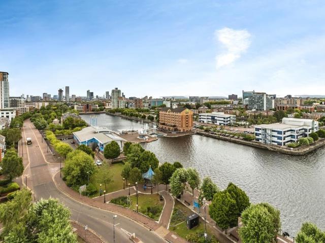 Flat for rent in Salford Quays, Salford