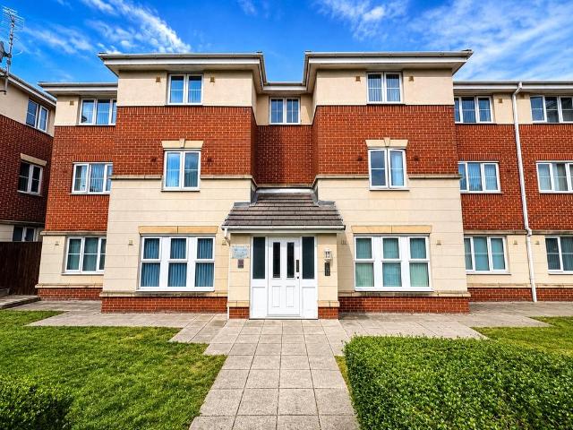 Flat for rent in Calderstones
