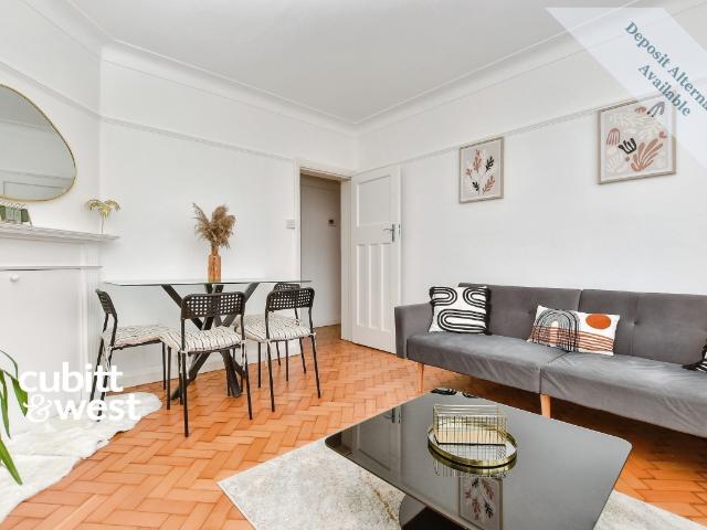 Apartment for rent in The Wrythe, Greater London