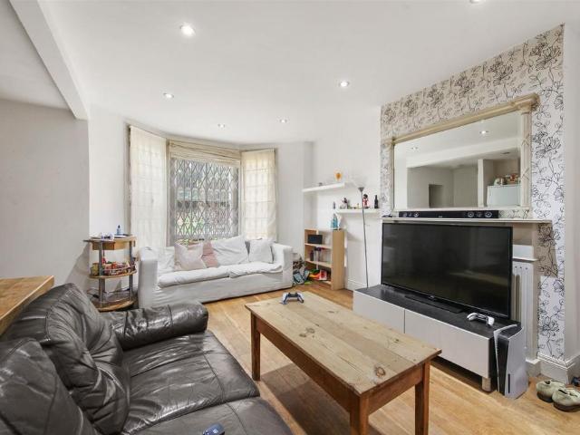 Flat for rent in Vauxhall, Greater London