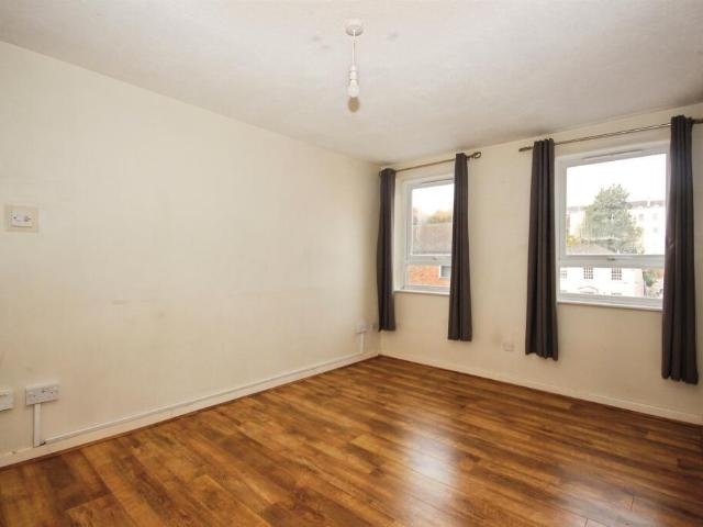 Flat for rent in Milverton, Green Close