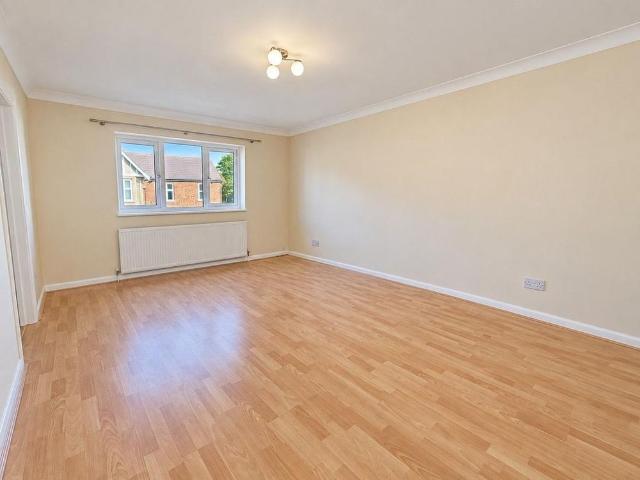 Apartment for rent in Queens Park, Bedford